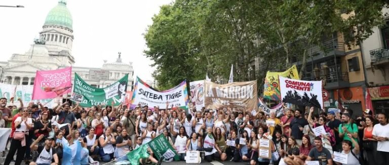Argentina vive huelga general y protestas mientras avanza la reforma laboral en el Congreso