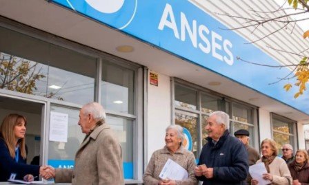 Supervivencia en tiempos de ajuste: el laberinto de las jubilaciones y la trampa del bono congelado