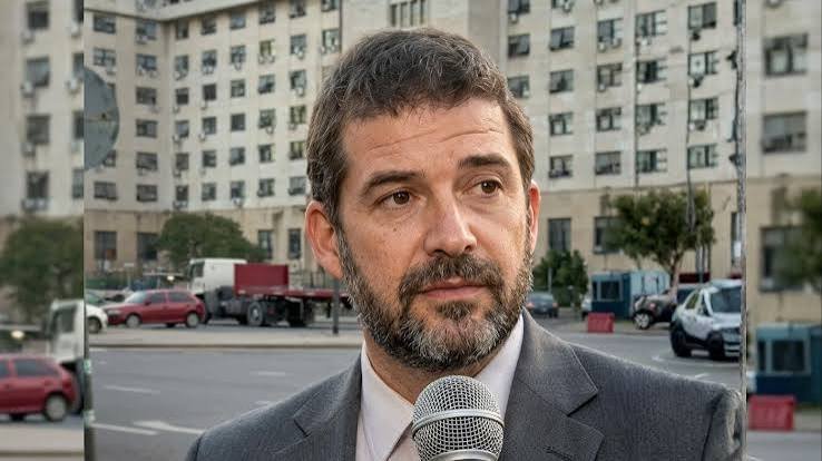 El escándalo cruza el océano: la lupa internacional sobre la «máquina de extorsión judicial» del fiscal Fernando Arrigo